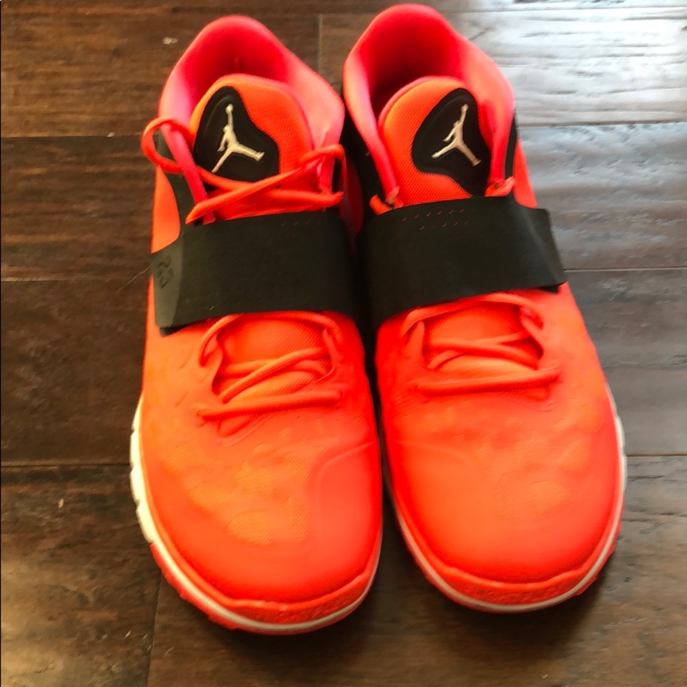 Jordan Cross Trainer - Infrared